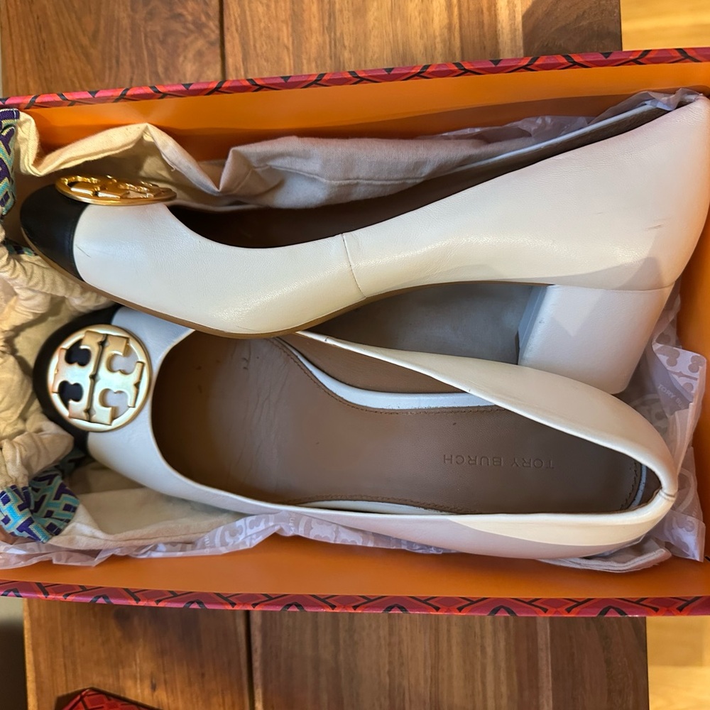 Tory Burch Chelsea Cap Toe Block Heel Pumps